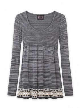 Decree Gray Space-Dyed V-Neck Long Sleeve Top with Patterned Hem